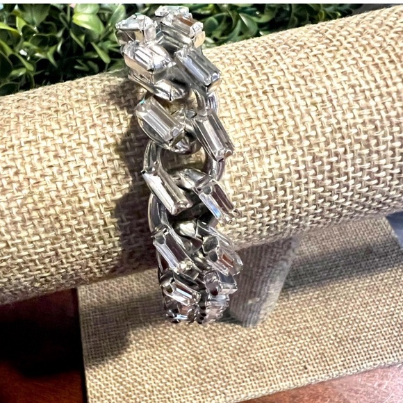 Live Show Listing 🔥 Like to be Notified - Picture 2 of 3